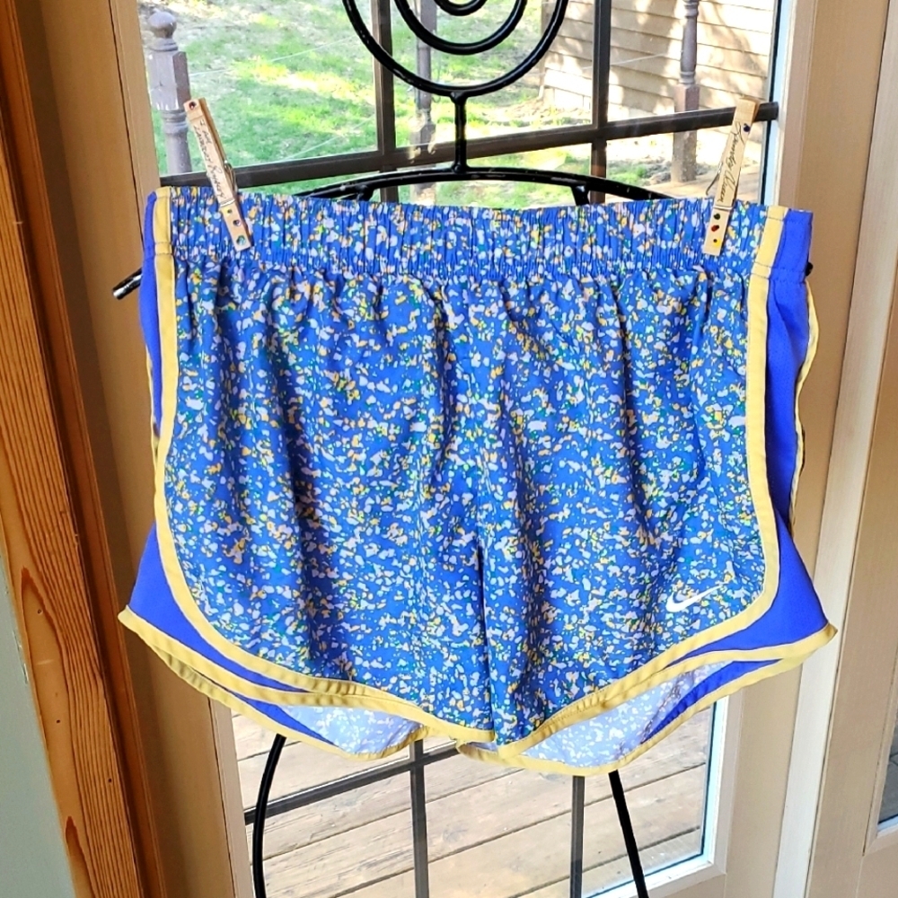 Nike DriFit Tempo Icon Clash Blue and Yellow Women's Athletic Sz. L Shorts